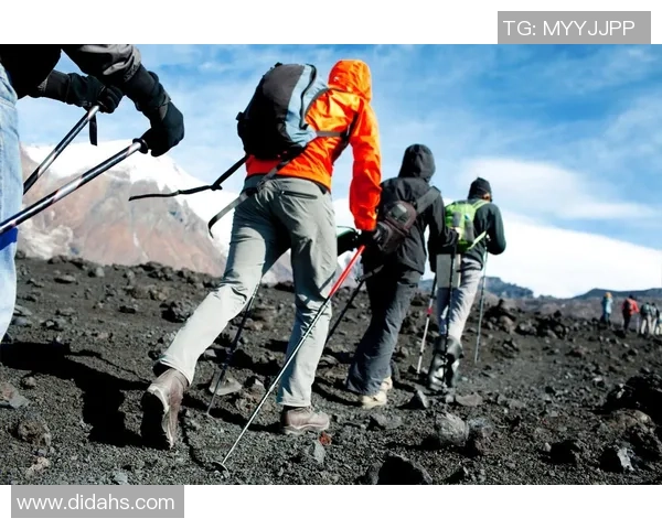苏维埃翼迎战乌拉尔力争主场胜利展现球队实力与斗志